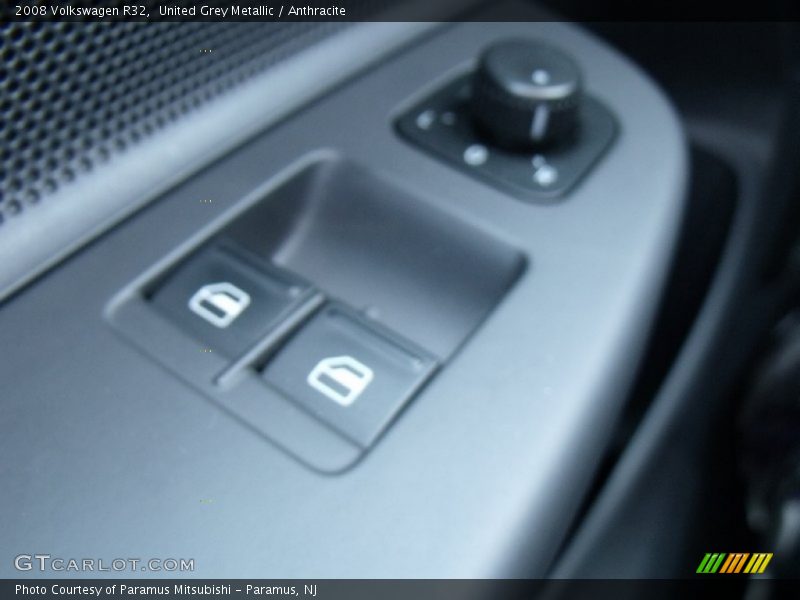 United Grey Metallic / Anthracite 2008 Volkswagen R32