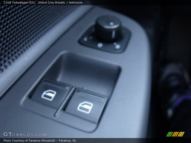 United Grey Metallic / Anthracite 2008 Volkswagen R32