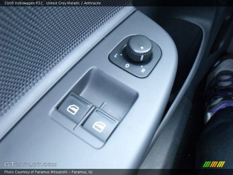 United Grey Metallic / Anthracite 2008 Volkswagen R32