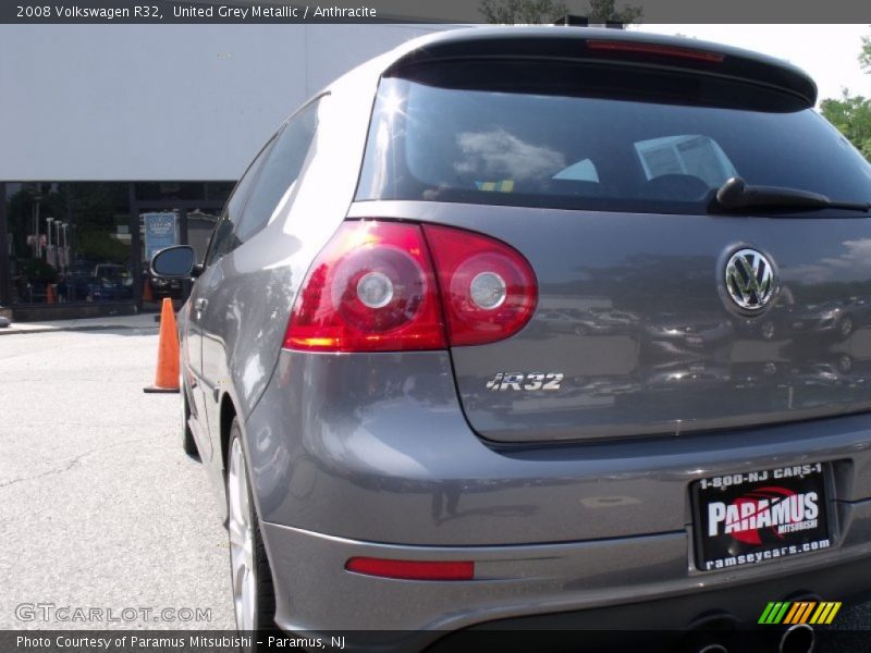 United Grey Metallic / Anthracite 2008 Volkswagen R32