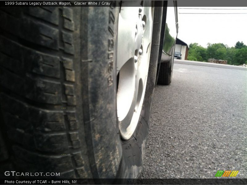 Glacier White / Gray 1999 Subaru Legacy Outback Wagon