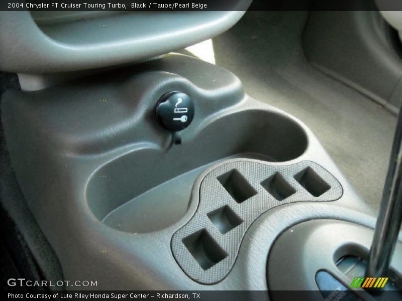 Black / Taupe/Pearl Beige 2004 Chrysler PT Cruiser Touring Turbo