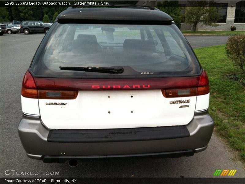 Glacier White / Gray 1999 Subaru Legacy Outback Wagon