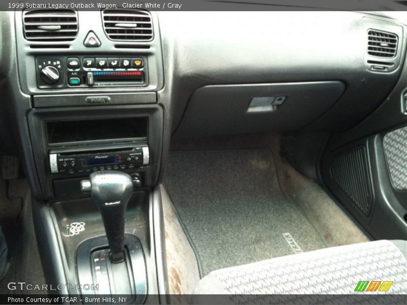 Glacier White / Gray 1999 Subaru Legacy Outback Wagon