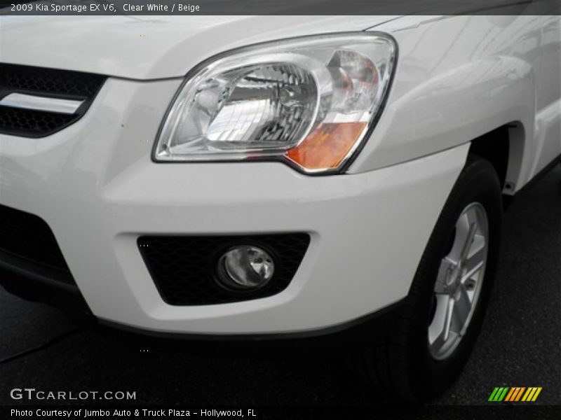 Clear White / Beige 2009 Kia Sportage EX V6