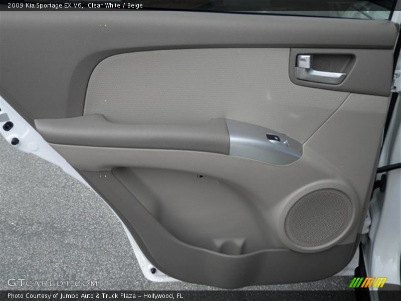 Clear White / Beige 2009 Kia Sportage EX V6