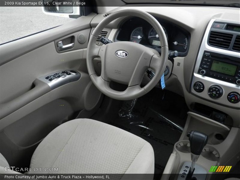 Clear White / Beige 2009 Kia Sportage EX V6