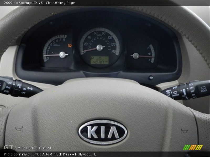 Clear White / Beige 2009 Kia Sportage EX V6