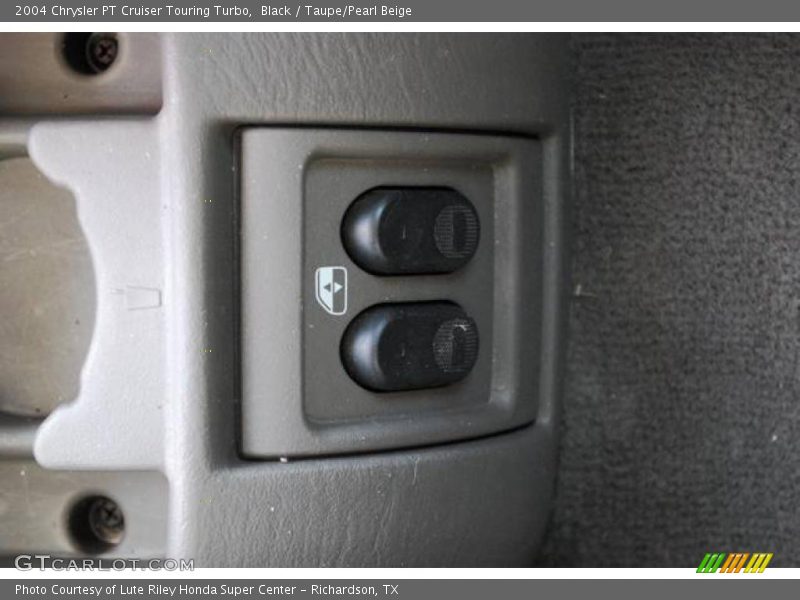 Black / Taupe/Pearl Beige 2004 Chrysler PT Cruiser Touring Turbo
