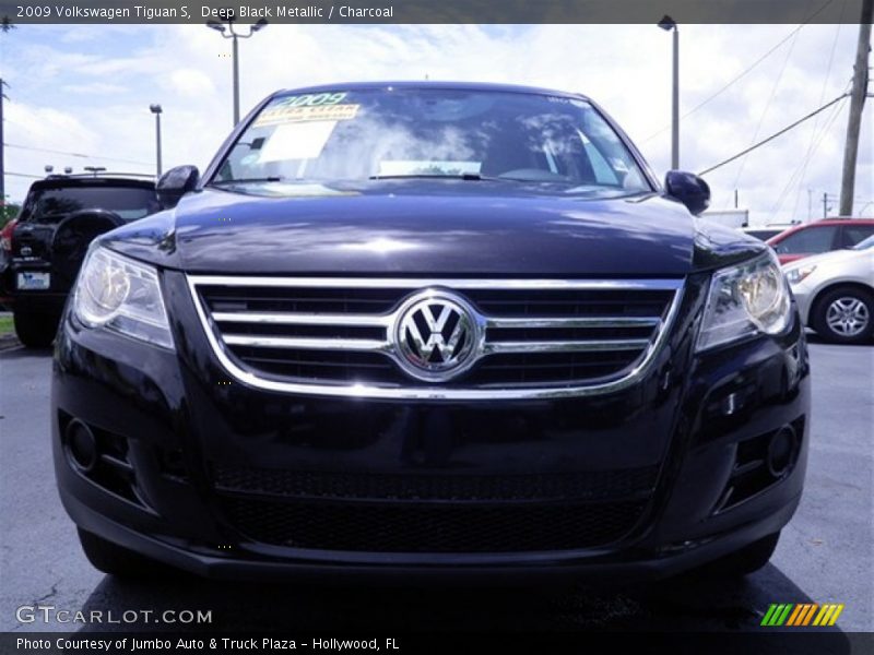 Deep Black Metallic / Charcoal 2009 Volkswagen Tiguan S