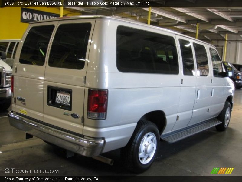 Pueblo Gold Metallic / Medium Flint 2009 Ford E Series Van E150 XLT Passenger