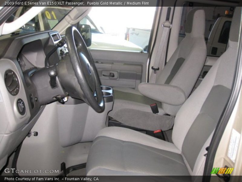 Pueblo Gold Metallic / Medium Flint 2009 Ford E Series Van E150 XLT Passenger