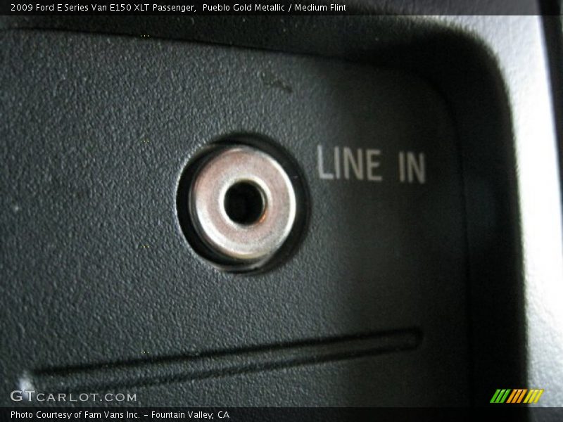 Pueblo Gold Metallic / Medium Flint 2009 Ford E Series Van E150 XLT Passenger