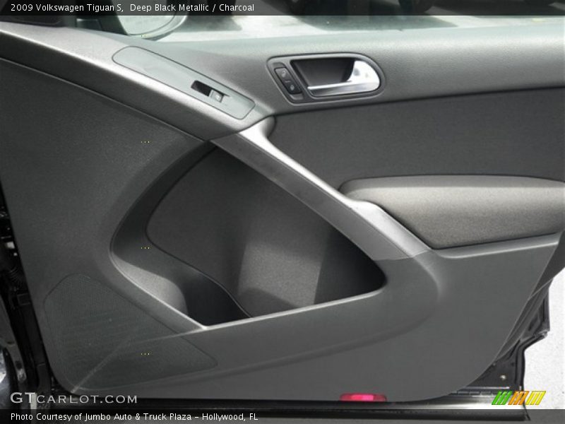Deep Black Metallic / Charcoal 2009 Volkswagen Tiguan S