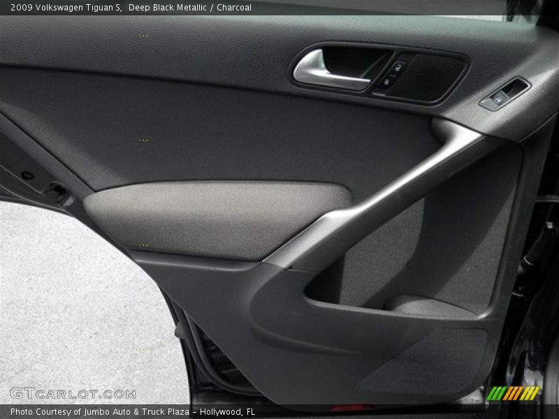 Deep Black Metallic / Charcoal 2009 Volkswagen Tiguan S
