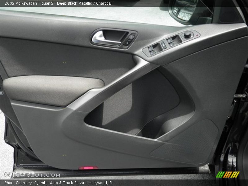 Deep Black Metallic / Charcoal 2009 Volkswagen Tiguan S