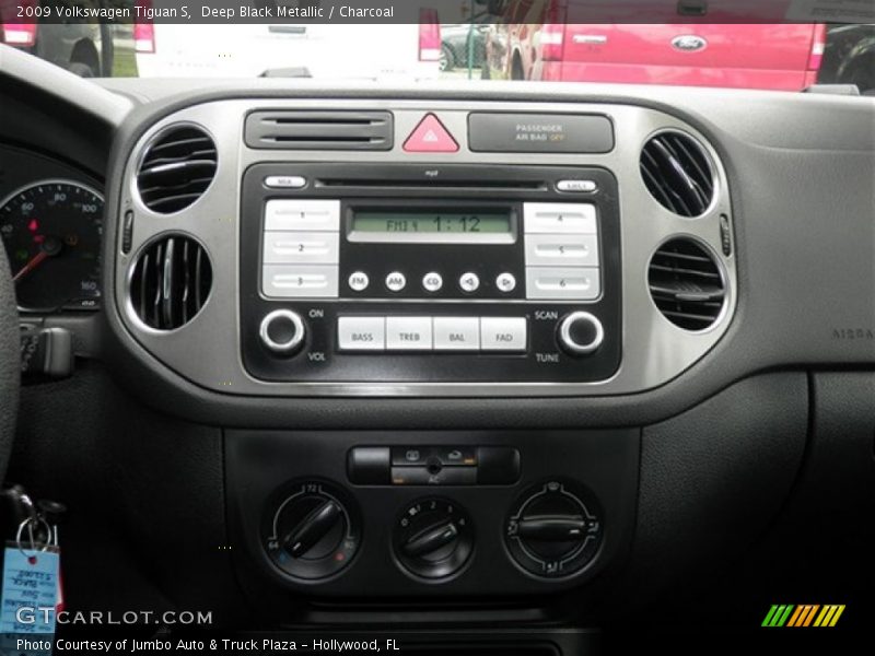 Deep Black Metallic / Charcoal 2009 Volkswagen Tiguan S