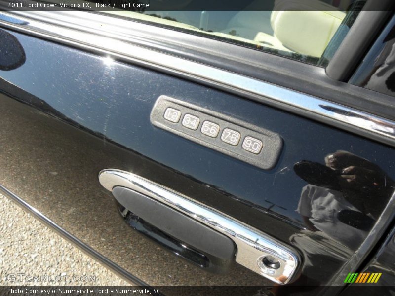 Black / Light Camel 2011 Ford Crown Victoria LX
