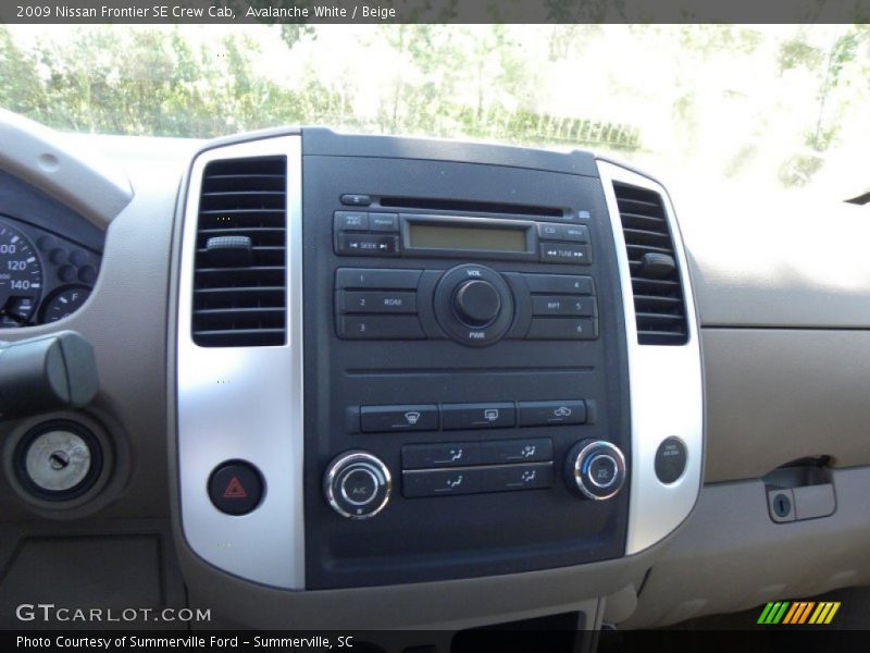 Avalanche White / Beige 2009 Nissan Frontier SE Crew Cab