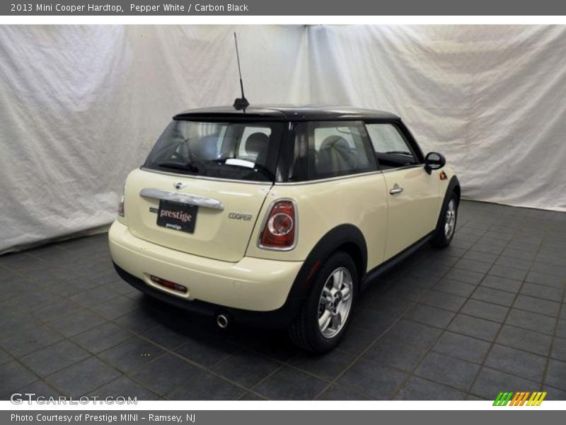 Pepper White / Carbon Black 2013 Mini Cooper Hardtop