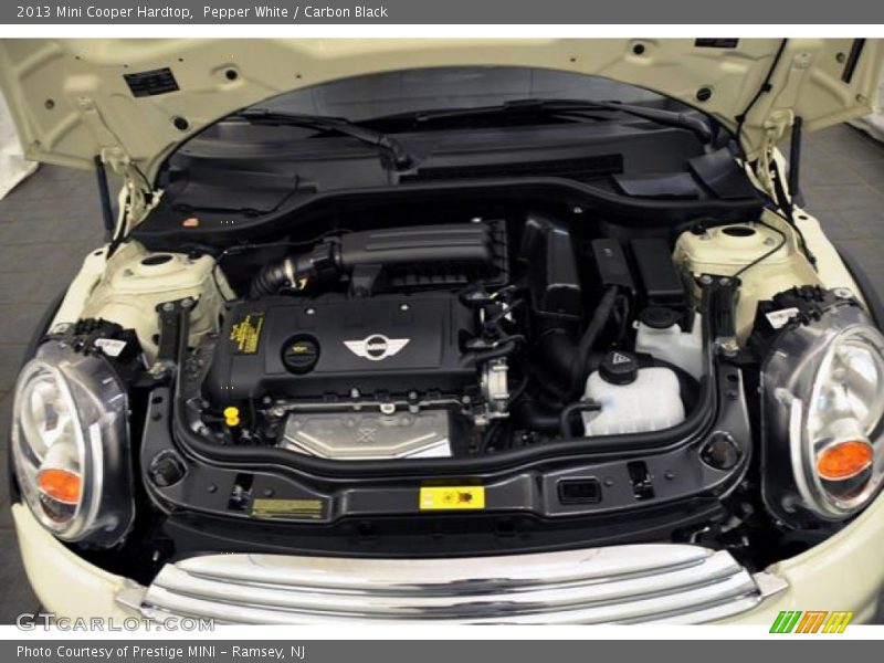 Pepper White / Carbon Black 2013 Mini Cooper Hardtop