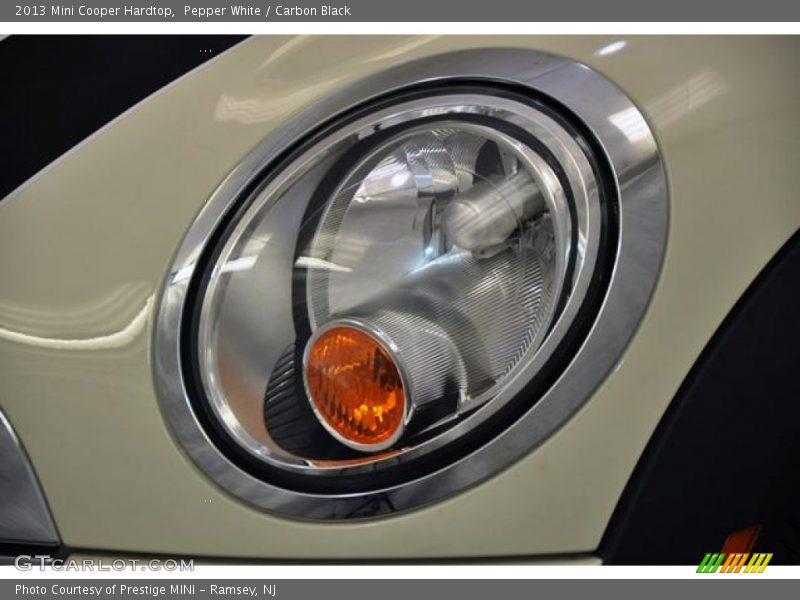 Pepper White / Carbon Black 2013 Mini Cooper Hardtop
