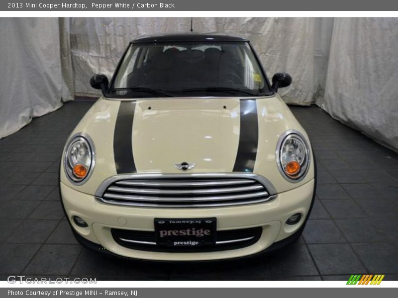 Pepper White / Carbon Black 2013 Mini Cooper Hardtop