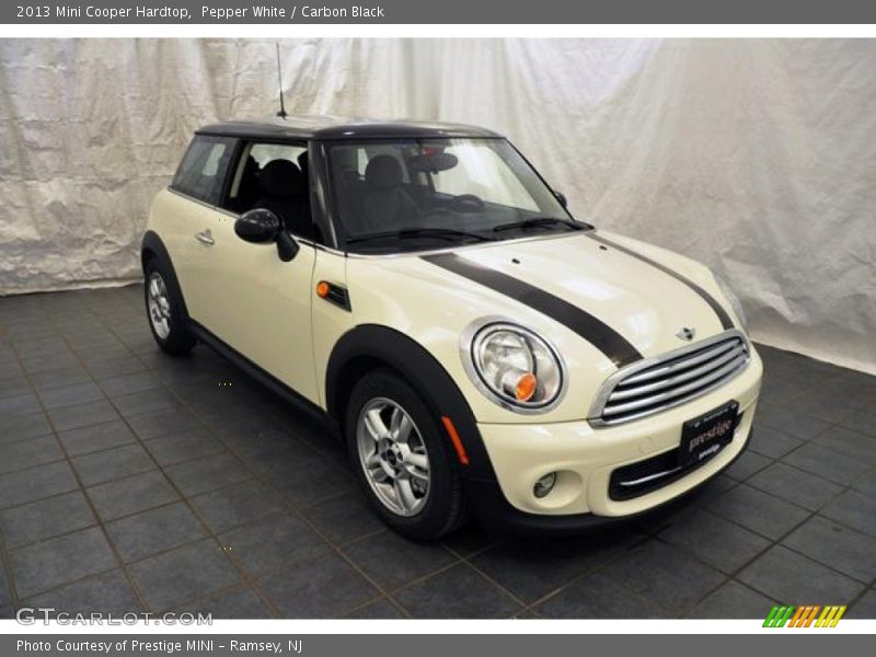 Pepper White / Carbon Black 2013 Mini Cooper Hardtop