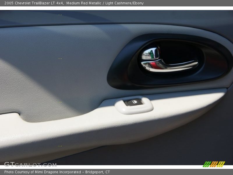 Medium Red Metallic / Light Cashmere/Ebony 2005 Chevrolet TrailBlazer LT 4x4