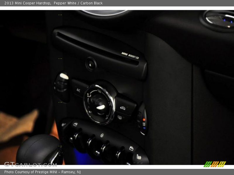 Pepper White / Carbon Black 2013 Mini Cooper Hardtop