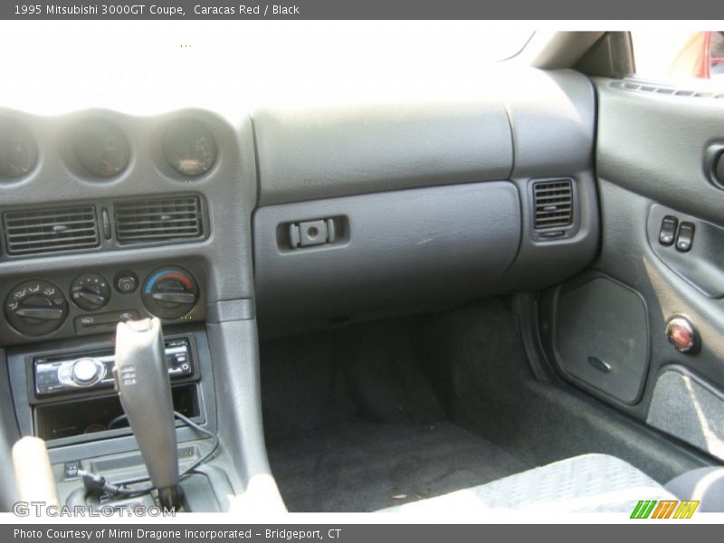 Caracas Red / Black 1995 Mitsubishi 3000GT Coupe
