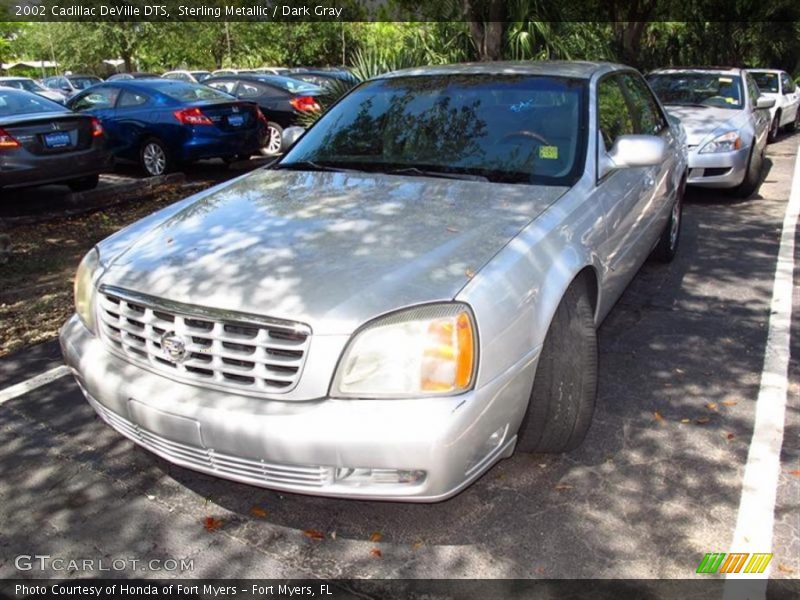 Sterling Metallic / Dark Gray 2002 Cadillac DeVille DTS