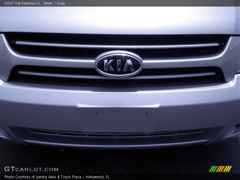 Silver / Gray 2007 Kia Sedona LX