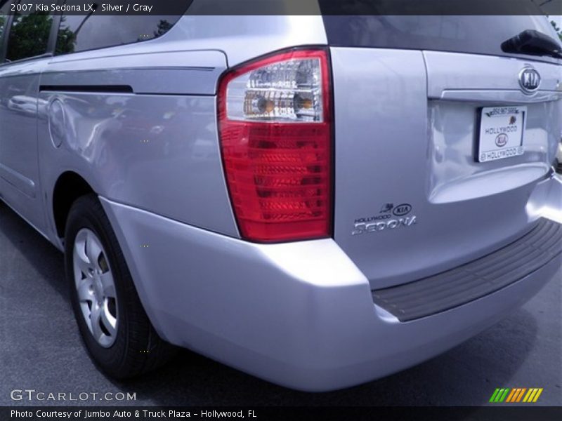Silver / Gray 2007 Kia Sedona LX