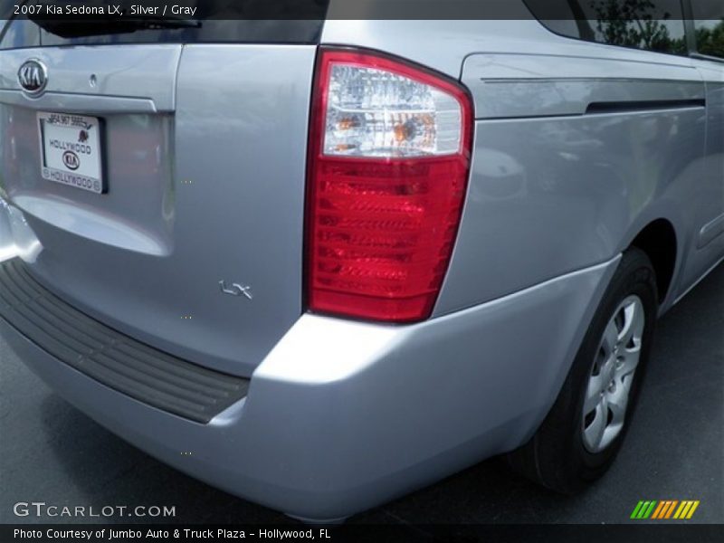 Silver / Gray 2007 Kia Sedona LX