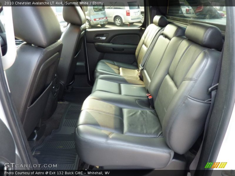 Summit White / Ebony 2010 Chevrolet Avalanche LT 4x4