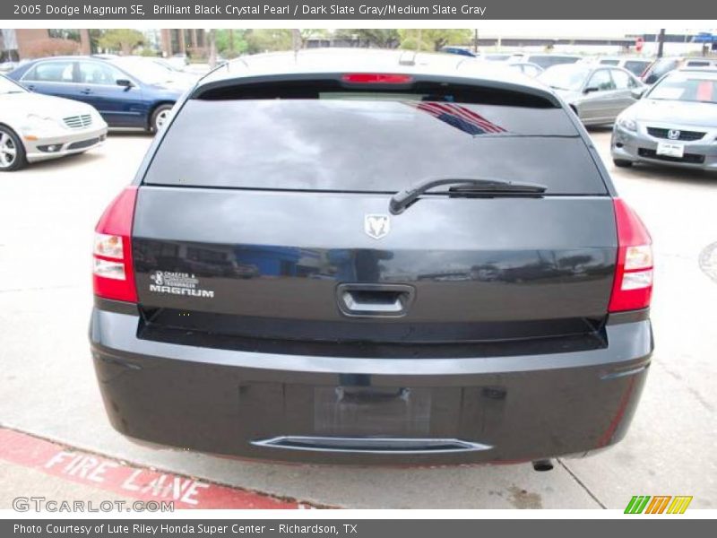 Brilliant Black Crystal Pearl / Dark Slate Gray/Medium Slate Gray 2005 Dodge Magnum SE