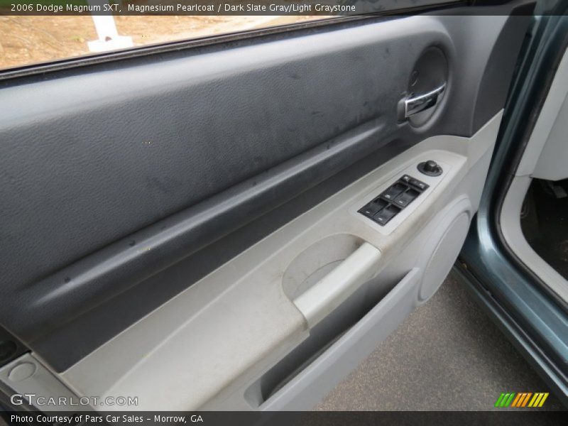 Magnesium Pearlcoat / Dark Slate Gray/Light Graystone 2006 Dodge Magnum SXT
