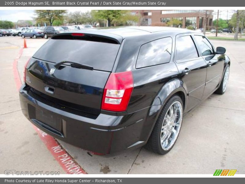 Brilliant Black Crystal Pearl / Dark Slate Gray/Medium Slate Gray 2005 Dodge Magnum SE