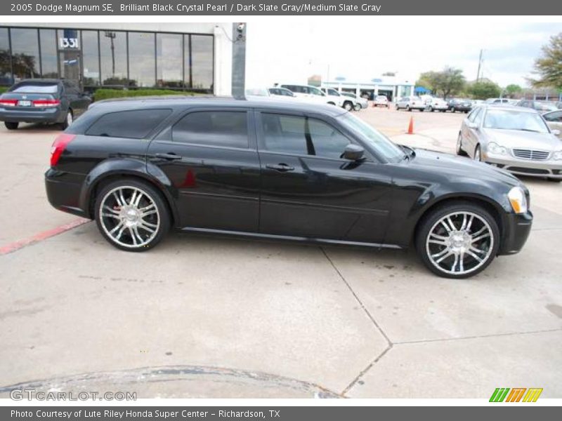 Brilliant Black Crystal Pearl / Dark Slate Gray/Medium Slate Gray 2005 Dodge Magnum SE