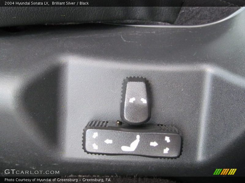 Brilliant Silver / Black 2004 Hyundai Sonata LX