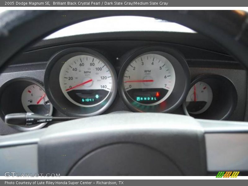 Brilliant Black Crystal Pearl / Dark Slate Gray/Medium Slate Gray 2005 Dodge Magnum SE