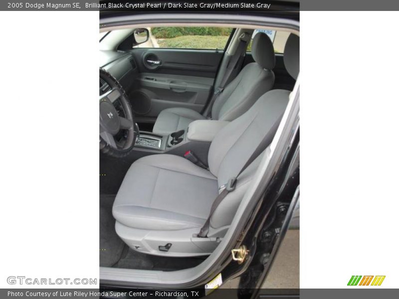 Brilliant Black Crystal Pearl / Dark Slate Gray/Medium Slate Gray 2005 Dodge Magnum SE