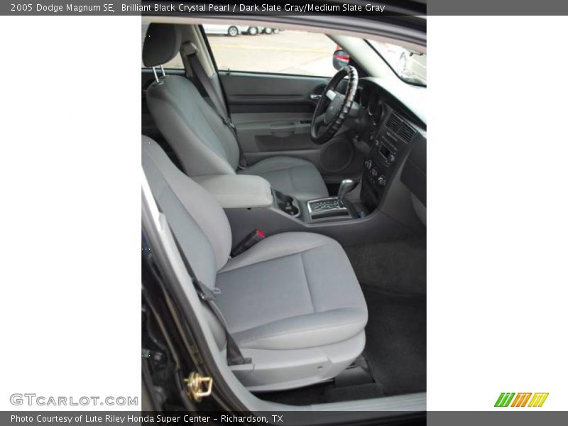 Brilliant Black Crystal Pearl / Dark Slate Gray/Medium Slate Gray 2005 Dodge Magnum SE