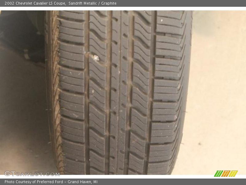 Sandrift Metallic / Graphite 2002 Chevrolet Cavalier LS Coupe