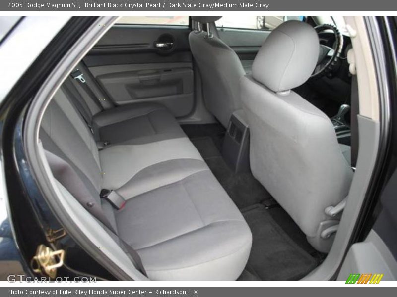Brilliant Black Crystal Pearl / Dark Slate Gray/Medium Slate Gray 2005 Dodge Magnum SE