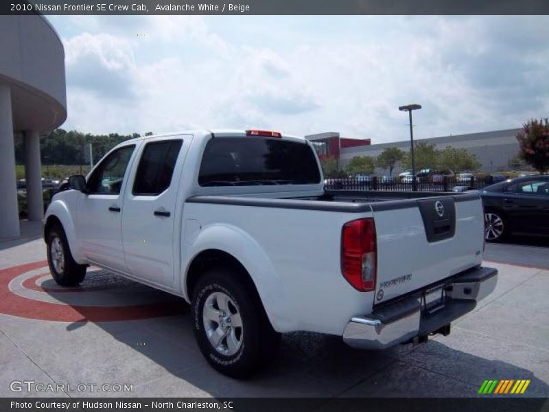 Avalanche White / Beige 2010 Nissan Frontier SE Crew Cab