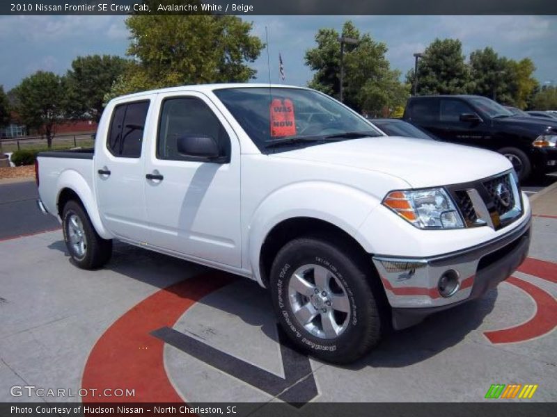 Avalanche White / Beige 2010 Nissan Frontier SE Crew Cab