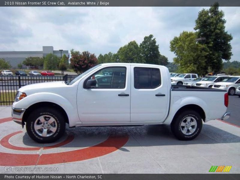 Avalanche White / Beige 2010 Nissan Frontier SE Crew Cab