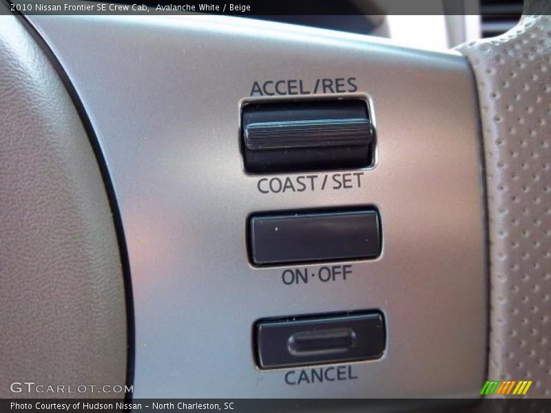 Avalanche White / Beige 2010 Nissan Frontier SE Crew Cab